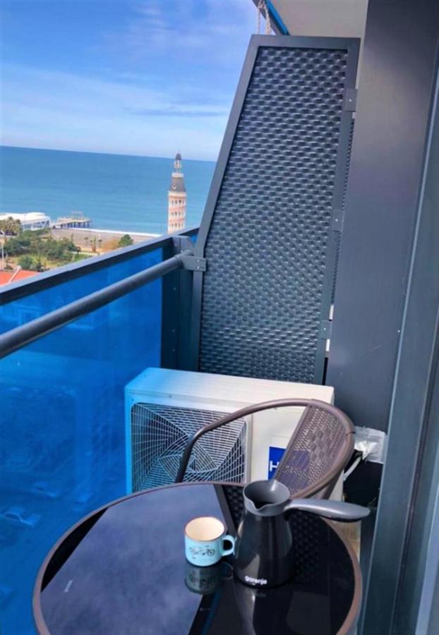 Orbi Twin Towers Aparthotel With Sea View Batumi Kültér fotó