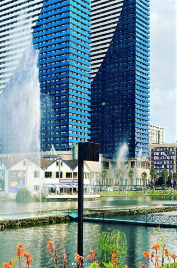 Orbi Twin Towers Aparthotel With Sea View Batumi Kültér fotó