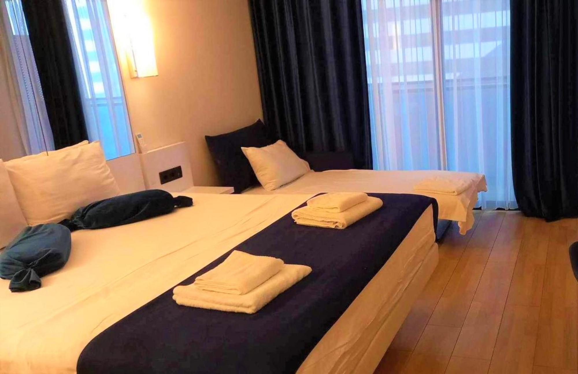 Orbi Twin Towers Aparthotel With Sea View Batumi Kültér fotó