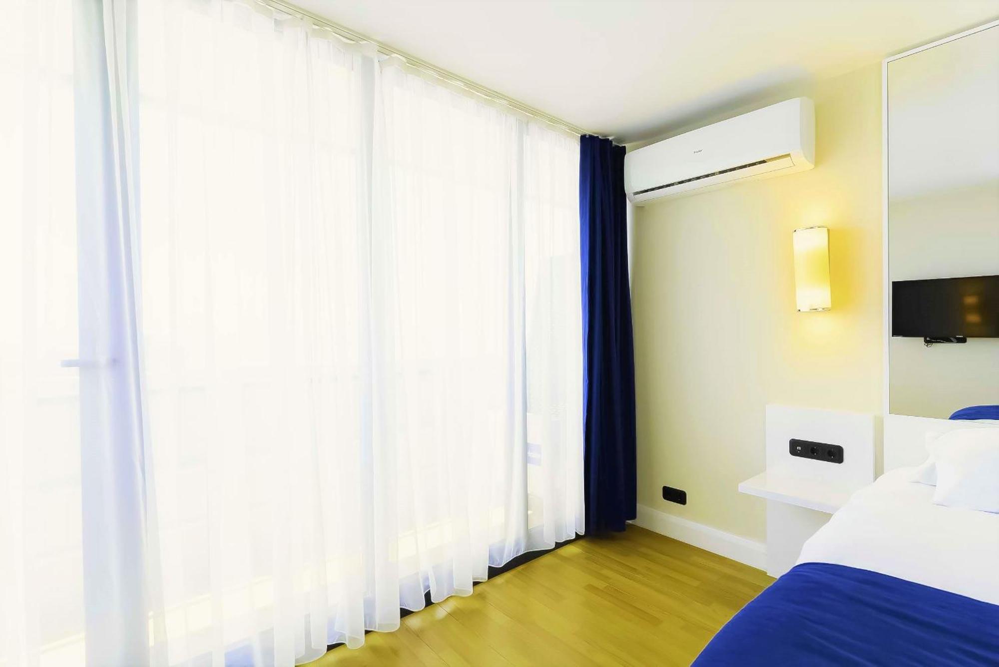 Orbi Twin Towers Aparthotel With Sea View Batumi Kültér fotó