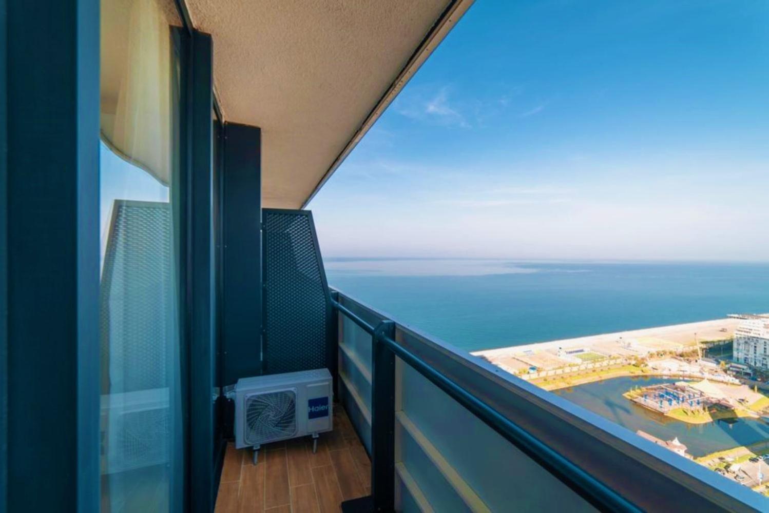 Orbi Twin Towers Aparthotel With Sea View Batumi Kültér fotó